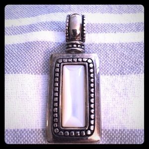 Gorgeous Pendant 💐